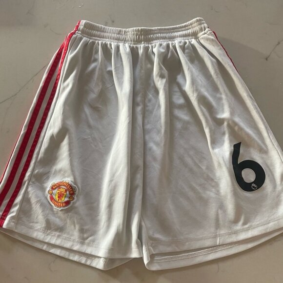 Manchester United White Athletic Soccer Shorts UK England Football Number 6 - Picture 2 of 8